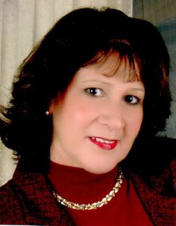 Kathryn Zielenkievic headshot.